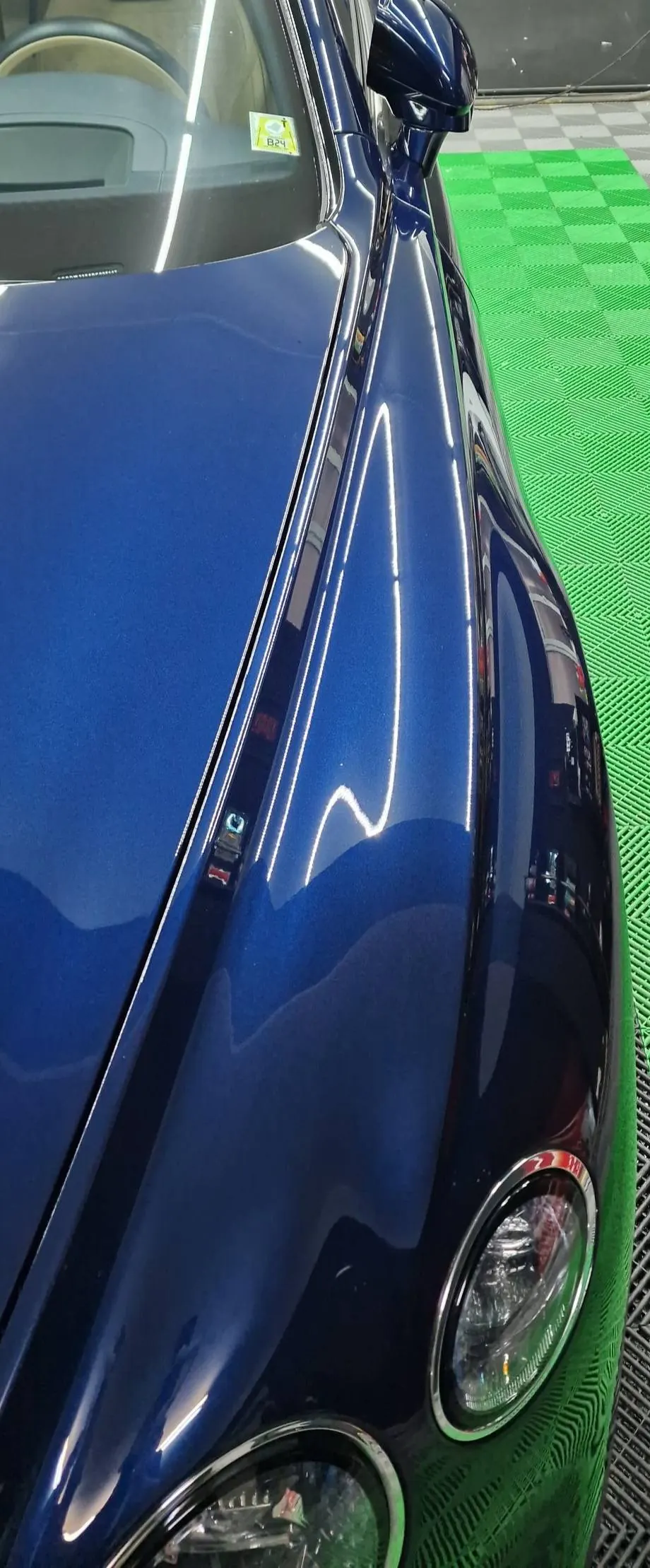 Detailing Exterior Bentley — după