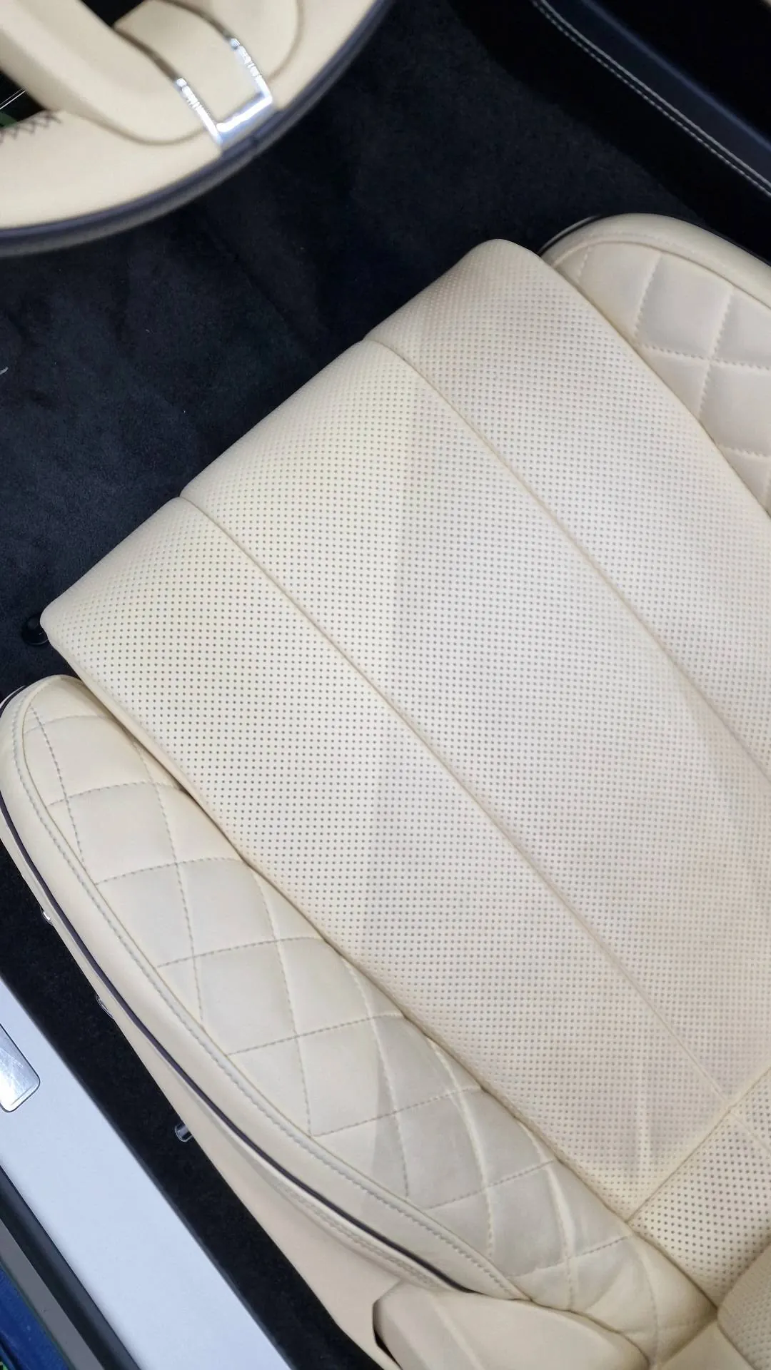 Detailing Interior Bentley Continental GT